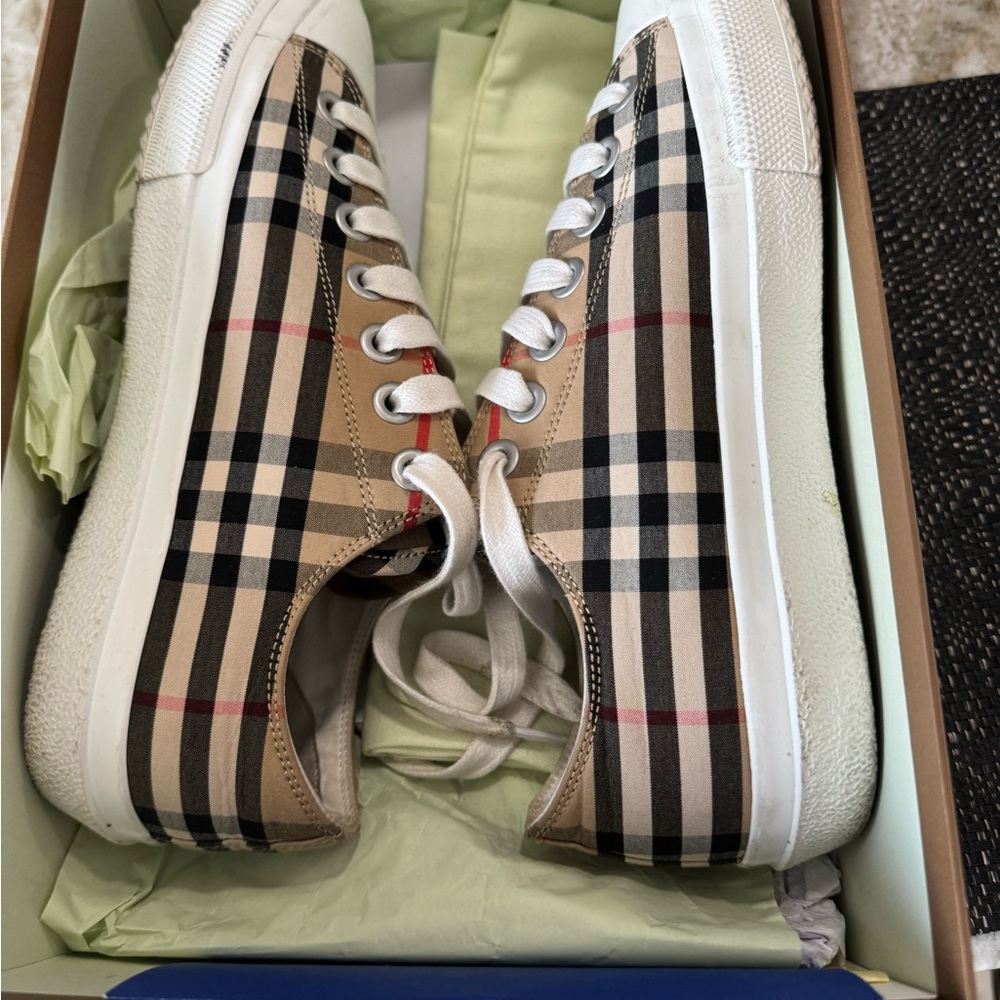 Burberry Sneakers
